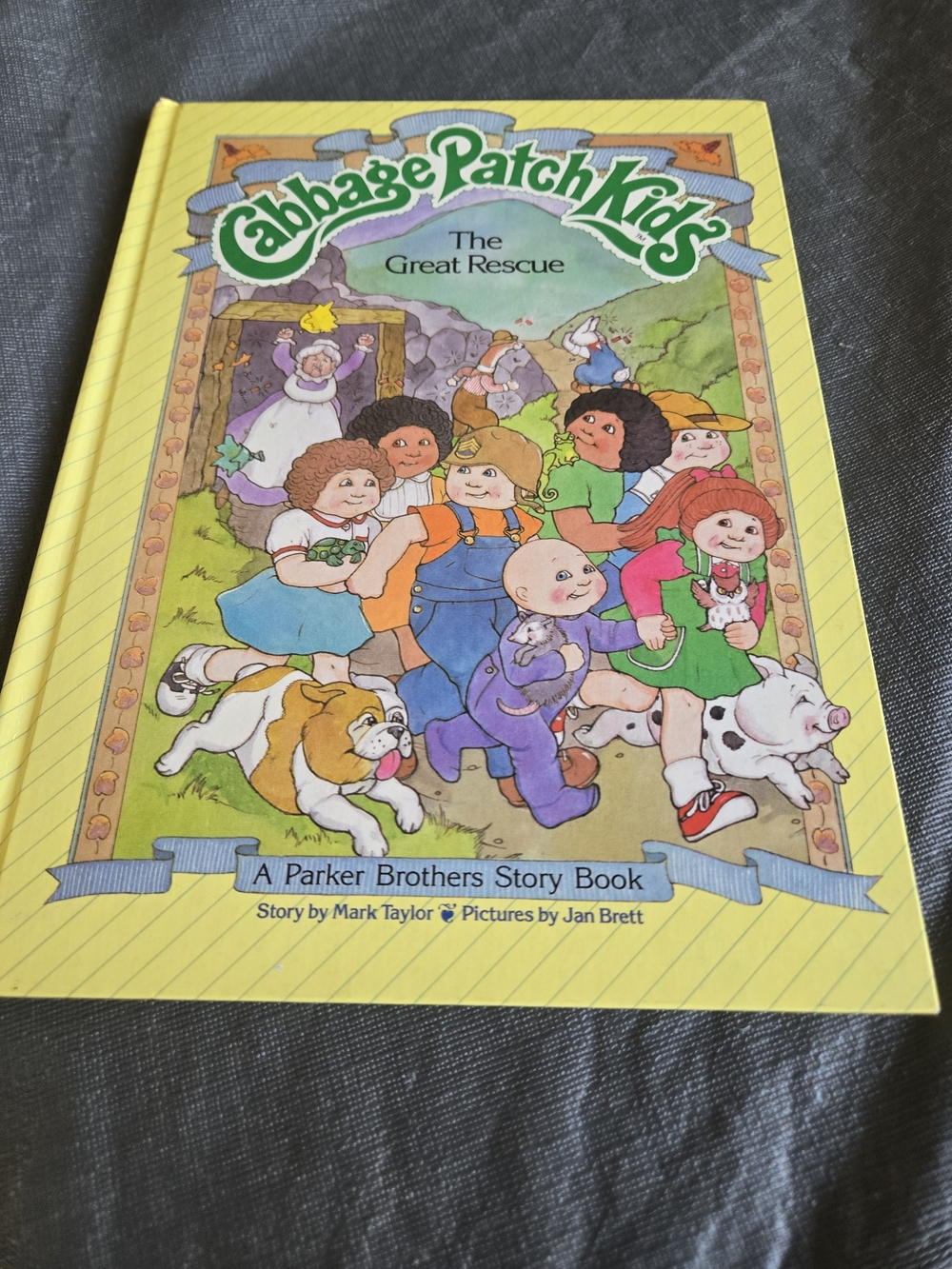 Cabbage Patch Kids The Great Rescue Vintage Book